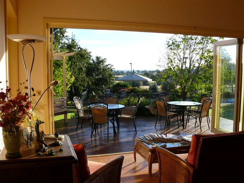 Breakfast room with sun deck